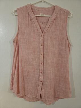 Sleeveless Button-Down Top in Dusty Pink